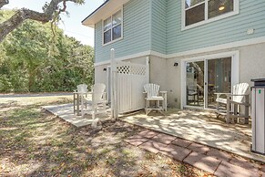 Fernandina Beach Townhome w/ Patio: Walk to Beach!
