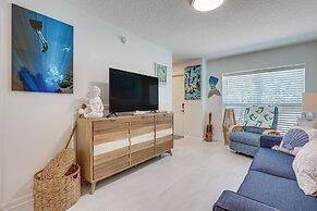 Fernandina Beach Townhome w/ Patio: Walk to Beach!