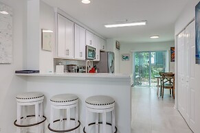 Fernandina Beach Townhome w/ Patio: Walk to Beach!