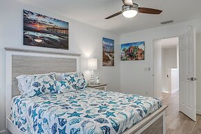 Fernandina Beach Townhome w/ Patio: Walk to Beach!