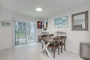 Fernandina Beach Townhome w/ Patio: Walk to Beach!