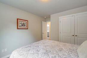 Lakefront Home by Gig Harbor: Quiet Family Retreat