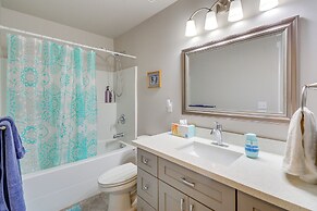 Lakefront Home by Gig Harbor: Quiet Family Retreat