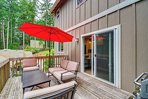 Lakefront Home by Gig Harbor: Quiet Family Retreat