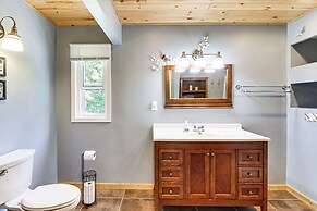 Duluth Lake House - Walk to Beach & Boat Ramp!