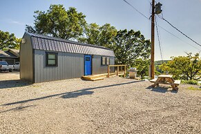 Deck & Grill: Lake of the Ozarks Cabin in Warsaw