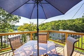 Deck & Grill: Lake of the Ozarks Cabin in Warsaw