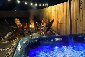 Private Hot Tub & Cold Plunge: Fayetteville Gem!