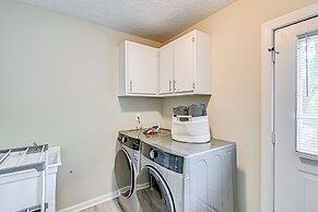 Private Hot Tub & Cold Plunge: Fayetteville Gem!