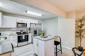 Private Hot Tub & Cold Plunge: Fayetteville Gem!