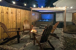 Private Hot Tub & Cold Plunge: Fayetteville Gem!