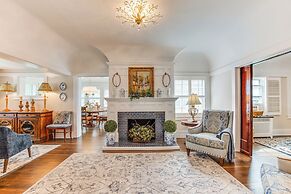 Walkable Zelienople Home w/ Patio & Grill!