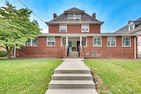 Walkable Zelienople Home w/ Patio & Grill!