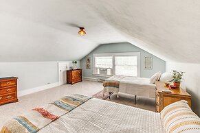 Walkable Zelienople Home w/ Patio & Grill!