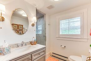 Walkable Zelienople Home w/ Patio & Grill!