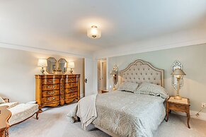 Walkable Zelienople Home w/ Patio & Grill!