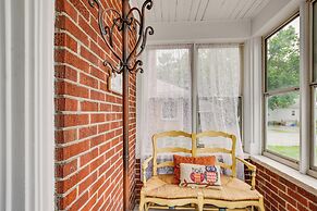 Walkable Zelienople Home w/ Patio & Grill!