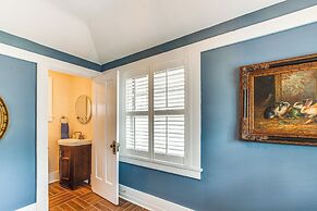 Walkable Zelienople Home w/ Patio & Grill!