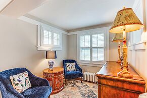 Walkable Zelienople Home w/ Patio & Grill!