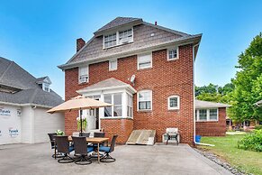 Walkable Zelienople Home w/ Patio & Grill!