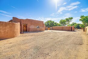 Albuquerque Adobe Home, 8 Mi to Old Town!