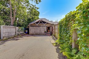 Beautiful & Historic Cottage, Steps to Elm Park