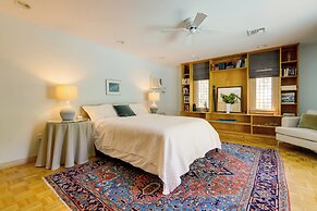 Shared Hot Tub: Historic Cottage, Walk to Elm Park
