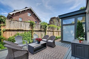 Shared Hot Tub: Historic Cottage, Walk to Elm Park