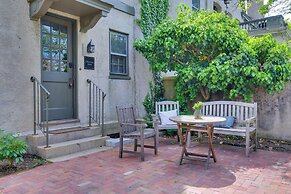 Shared Hot Tub: Historic Cottage, Walk to Elm Park