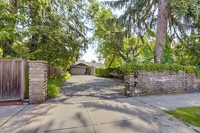 Beautiful & Historic Cottage, Steps to Elm Park