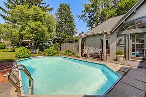 Beautiful & Historic Cottage, Steps to Elm Park