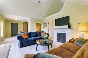 Shared Hot Tub: Historic Cottage, Walk to Elm Park