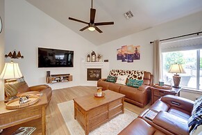 12 Mi to Flagstaff: Pet-friendly Home w/ Sunroom!