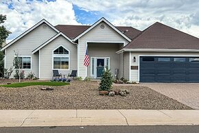 12 Mi to Flagstaff: Pet-friendly Home w/ Sunroom!