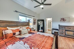 12 Mi to Flagstaff: Pet-friendly Home w/ Sunroom!
