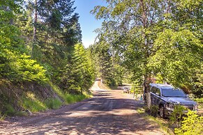 Beautiful Lake Coeur D'alene Retreat: Deck & View!