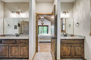 Branson Cabin w/ Pool Access & Private Boat Slip!