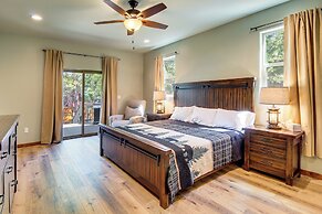 Fire Pit + Deck: Airy Cabin Near Pinetop Lakes