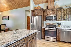 Fire Pit + Deck: Airy Cabin Near Pinetop Lakes