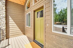 Fire Pit + Deck: Airy Cabin Near Pinetop Lakes