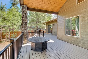 Fire Pit + Deck: Airy Cabin Near Pinetop Lakes