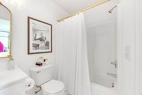 Chic Morgantown Vacation Rental - 2 Mi to Wvu!