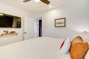 Convenient Bryan Townhome w/ Patio < 3 Mi to A&m!