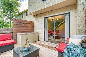 Convenient Bryan Townhome w/ Patio < 3 Mi to A&m!