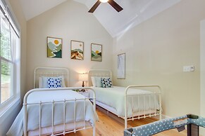 Modern Hendersonville Home: Deck & Mountain Views!