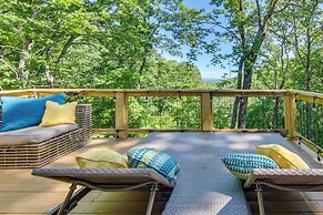 Modern Hendersonville Home: Deck & Mountain Views!