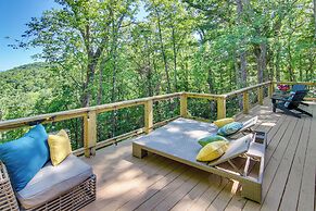 Modern Hendersonville Home: Deck & Mountain Views!