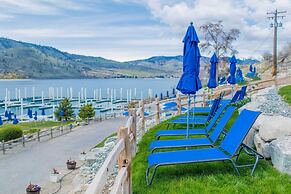 Hot Tub & Lake Views: Lake Chelan Lookout Home!