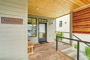Hot Tub & Lake Views: Lake Chelan Lookout Home!