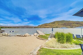 Hot Tub & Lake Views: Lake Chelan Lookout Home!